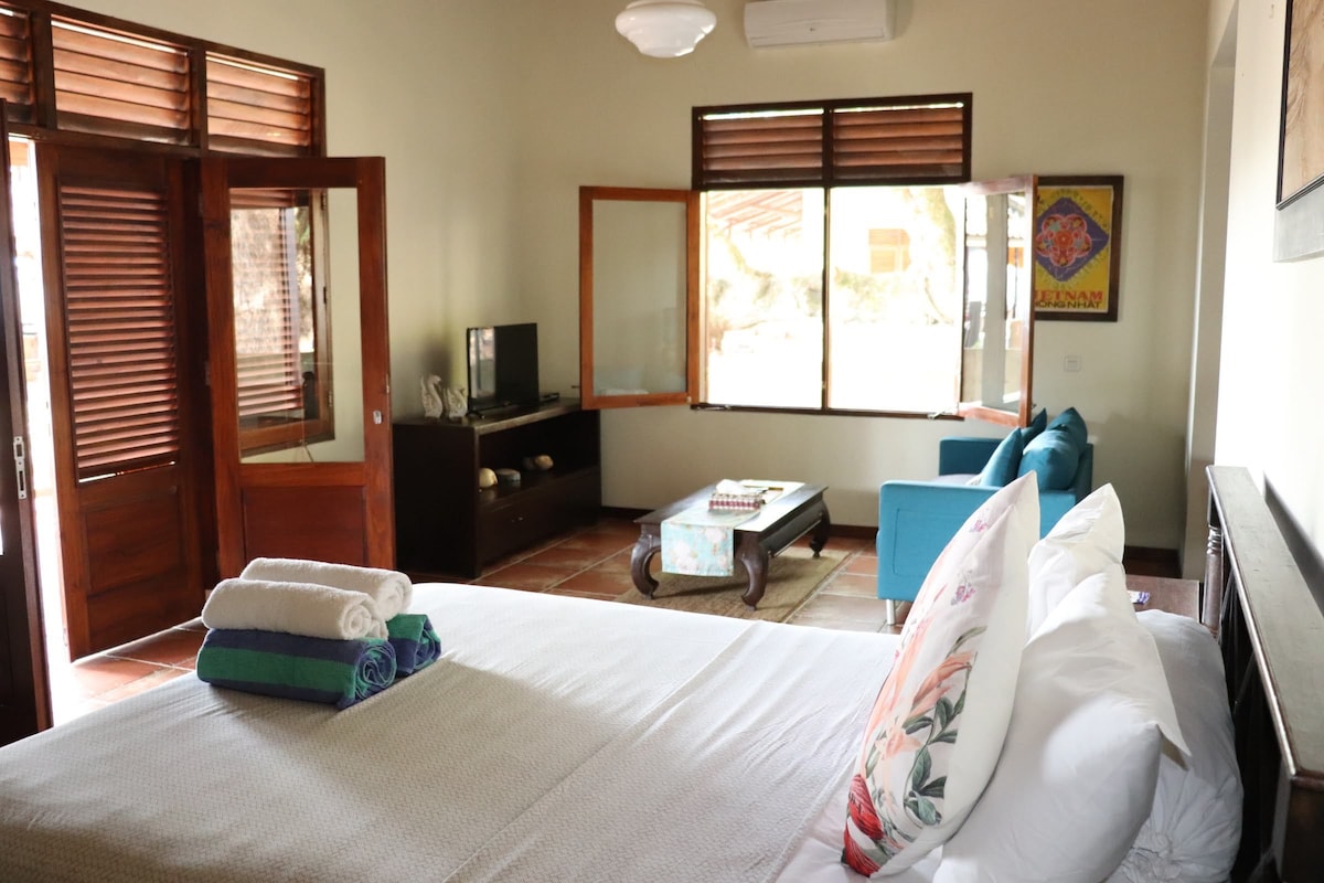 Villa, 1 Bedroom, Beach View | Blackout drapes