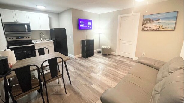 Unclassified image, 1 of 12, button - 2 BR APT close to Ybor, airport, downtown, Busch Gardens & Adventure Island (Tampa)