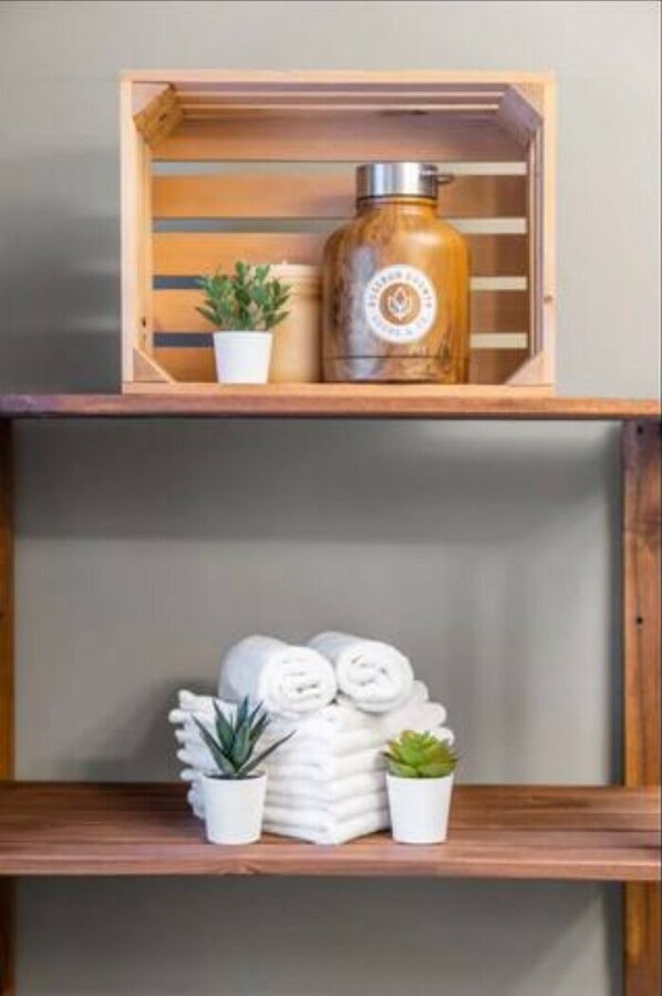 Interior detail - Rosebud Farmhouse | Cozy Family & Friends Getaway (Rosebud)