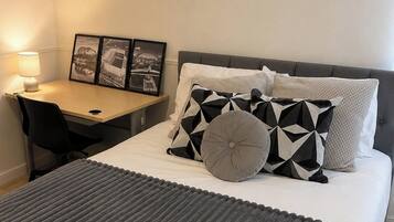 Iron/ironing board, WiFi, bed sheets