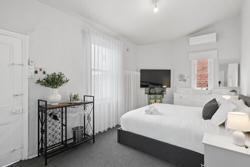 Heart of Northbridge | Food, Bars & Culture