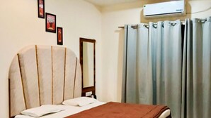 Ảnh chưa phân loại, 5 trong số 18 ảnh, nút