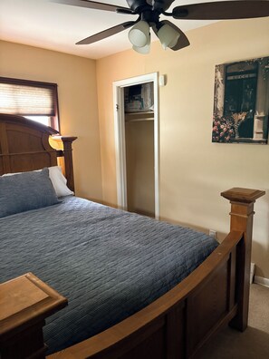 Unclassified image, 2 of 17, button - Charming 3-bedroom house with AC in vibrant Detroit (Detroit)