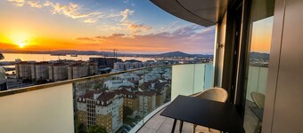 Pool, views and relax in EuroCity