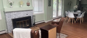 Charming 3-bedroom house in West Colorado Springs neighborhood