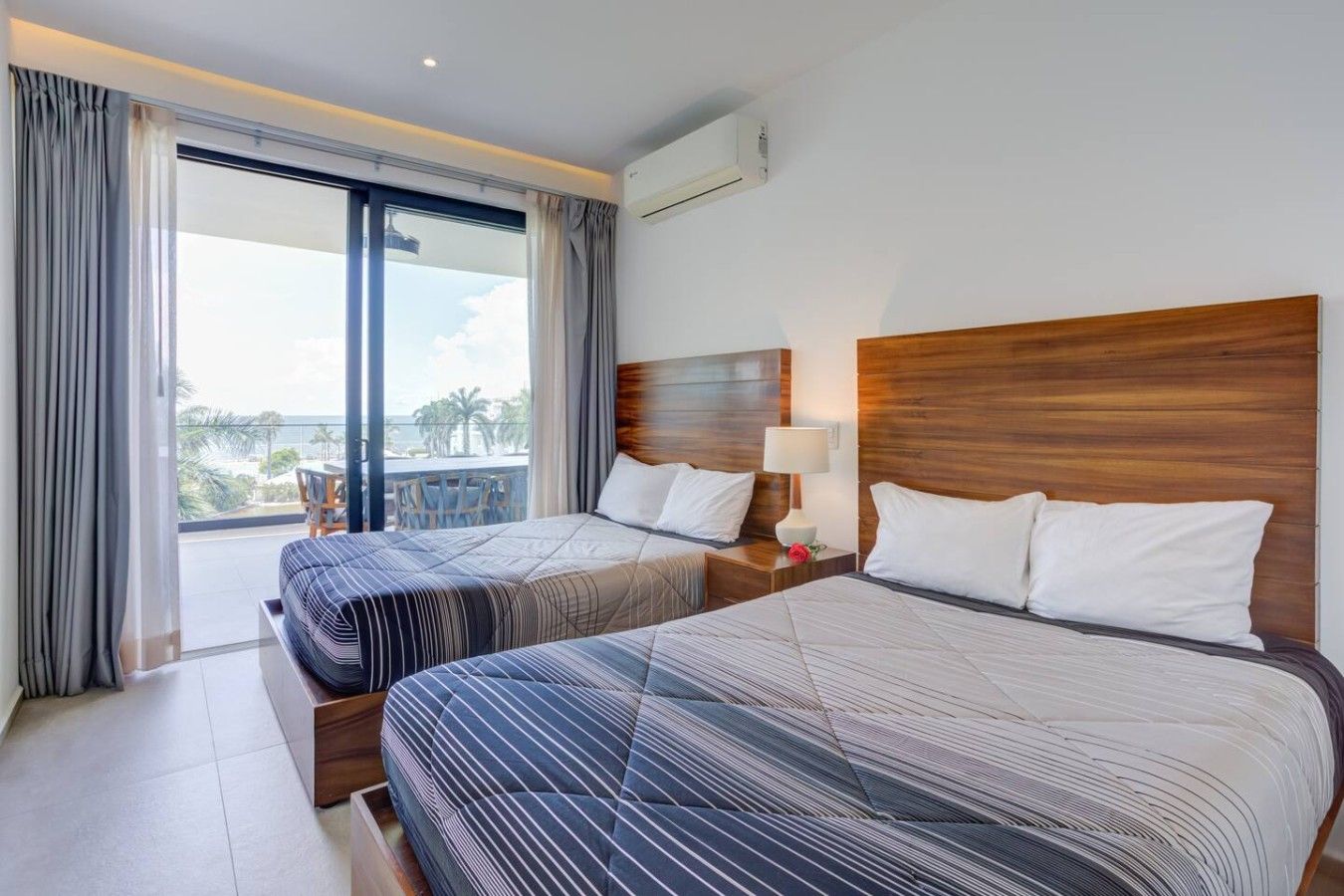 Desk, iron/ironing board, WiFi, bed sheets