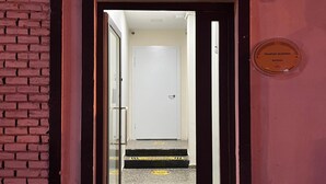 Exterior detail - Tramvay Pansiyon (izmit)