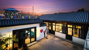Villa | Exterior - Harbor City (Universal Beijing Resort) (Tongzhou District, Beijing)
