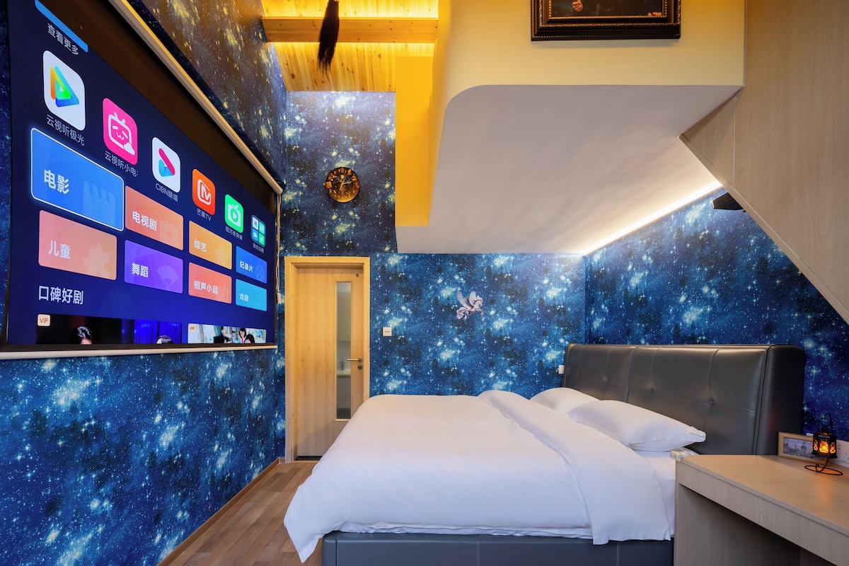 Down comforters, WiFi (free), bed sheets