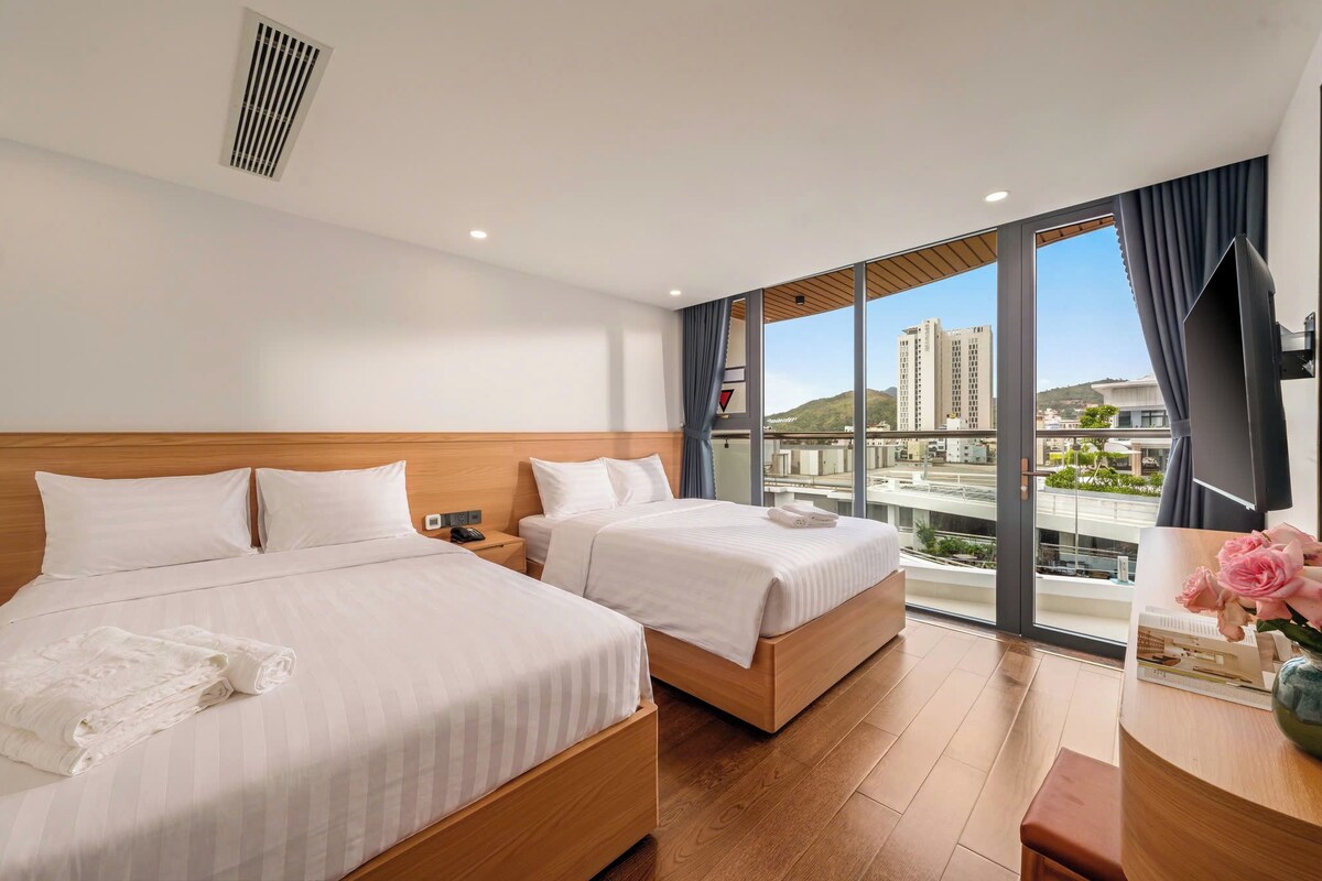 Deluxe Double Room, Balcony, City View