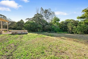 Classic House, Garden View | Courtyard view - Jilliby Valley Retreat (Jilliby)