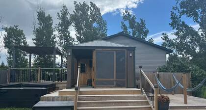 Ultimate Gamers Retreat, Arcade, pool & Hot Tub