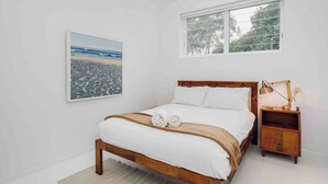 Room - Cottage in Coal Point (Coal Point)