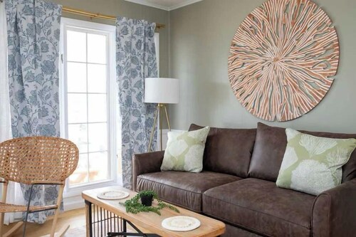 Sunset Cove Cottage | The Inn on Turville Creek