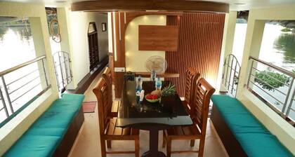 Luxury Houseboat in Alleppey Venissa Houseboats