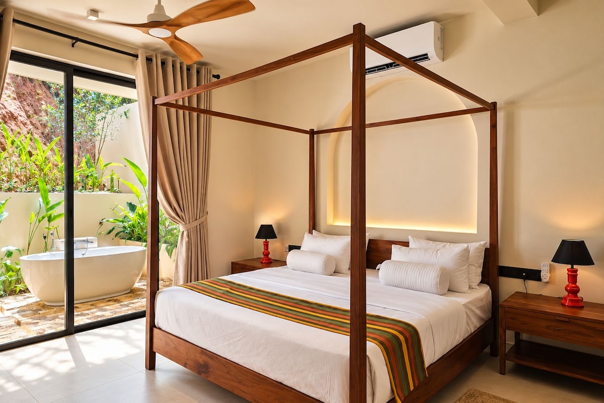 Premium bedding, memory foam beds, desk, WiFi (free)