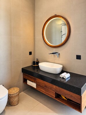 Deluxe-Doppelzimmer, Meerblick | Badezimmer