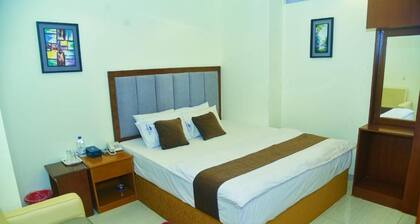 Hotel Crown City