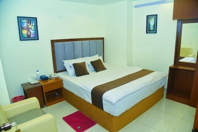 Hotel Crown City