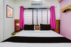 Room - Hotel O Nashik Road Railway Station (Nashik)