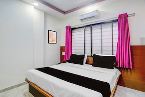 Room - Hotel O Nashik Road Railway Station (Nashik)