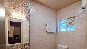 Bathroom - Hotel Diplomat (Shimla)