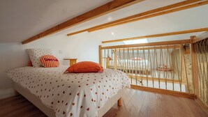 Room - La Grangette de Lolo & Mimi • Puy du Fou 10 min • 6 pers (Sèvremont)