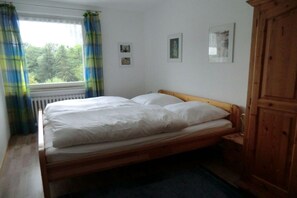 Room - Holiday apartment in Polle with swimming pool (Polle)
