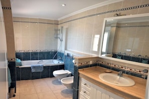 Bathroom - Great views || Morro Jable, Fuerteventura (Morro Jable, Fuerteventura)