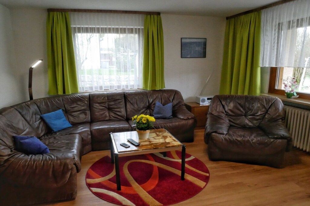 Smart TV, DVD player, table tennis, books