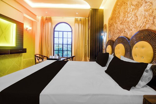 Super OYO Townhouse Varanasi Railway