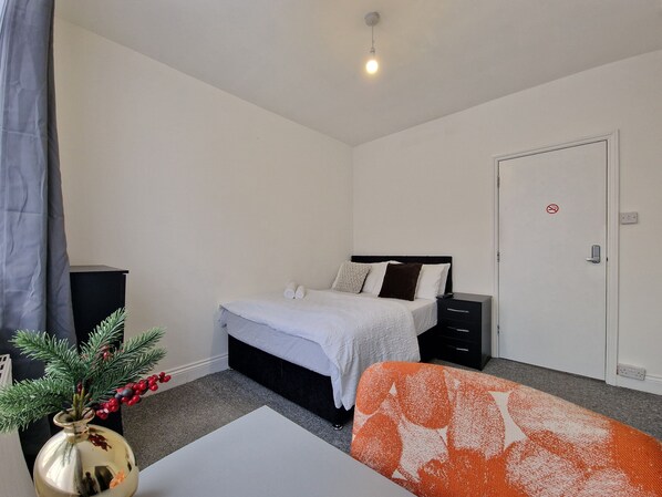 Room - Nice Living Serviced Accommodations LE1 (Leicester)