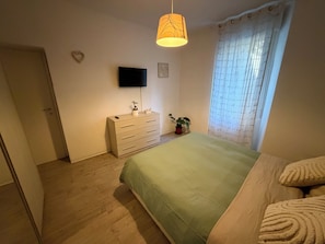 Room - Gerenzone Bridge a due passi dal centro (Lecco)