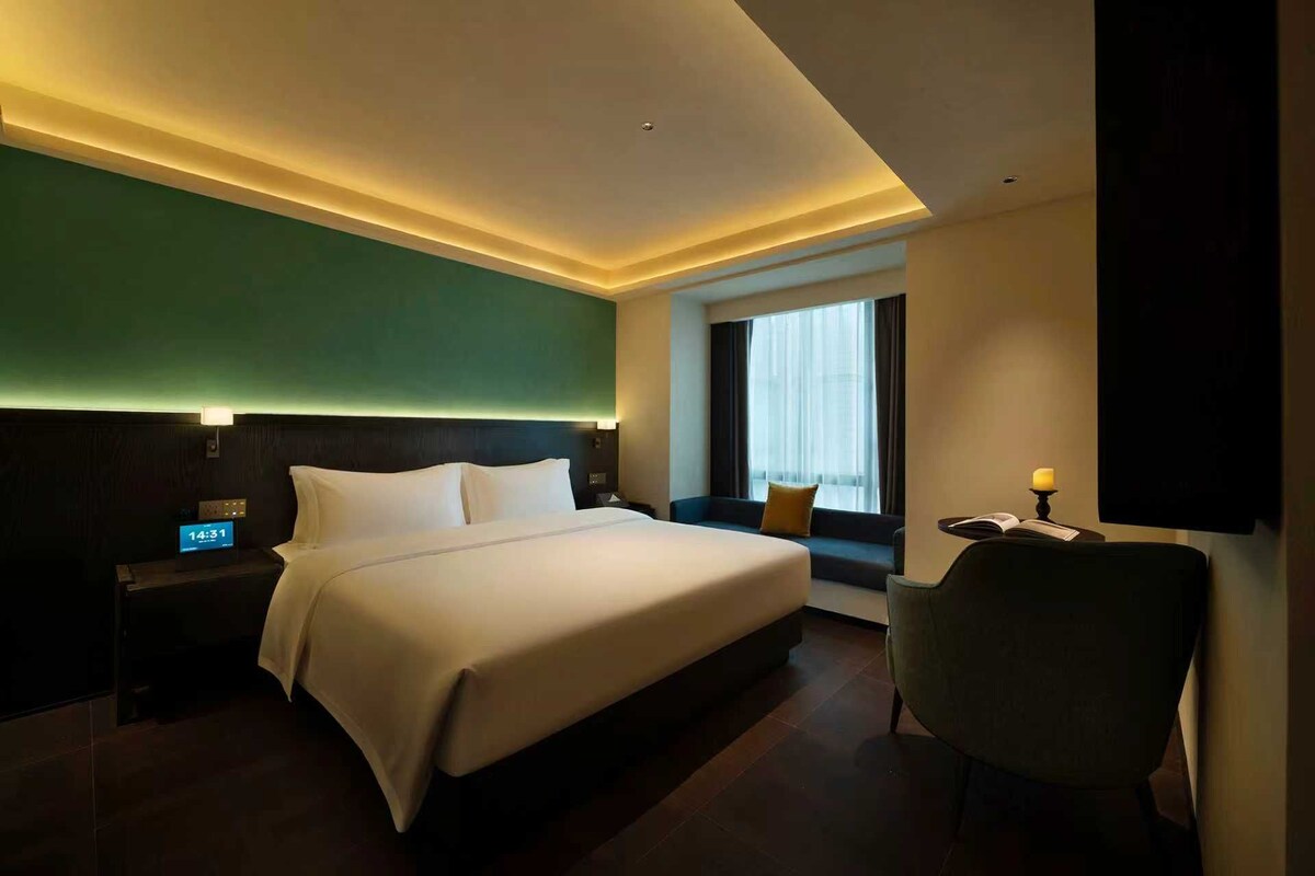 Superior Single Room | Desk, laptop workspace, blackout drapes, soundproofing