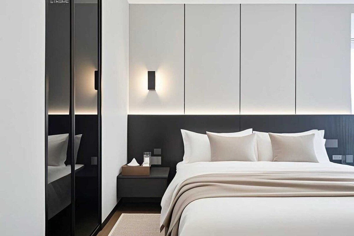 Comfort Single Room | Desk, laptop workspace, blackout drapes, soundproofing