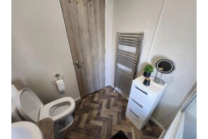 Luokittelematon kuva, 2 kautta 25, painike