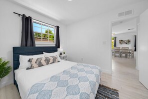 Room - Private Patio + BBQ • Near Vanderbilt Beach + Lake Access | Surfside Cottage (Naples)