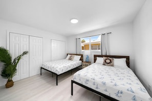 Room - Lake Patio + Firepit + Grill | Mins to Vanderbilt Beach | Fisherman's Cottage (Naples)
