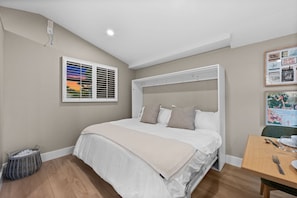 Room - Naples Studio • Private Patio | Vanderbilt Beach + Mercato | Starfish Cottage (Naples)