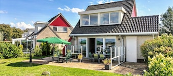 Nice home in Stevensweert with WiFi