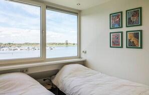 Bed - Nice home in Stevensweert with WiFi (Stevensweert)