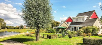 Nice home in Stevensweert with WiFi
