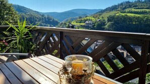 Outdoor dining - Holiday apartment with 1 bedroom (Bad Peterstal)