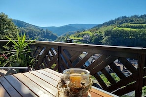 Outdoor dining - Holiday apartment with 1 bedroom (Bad Peterstal)
