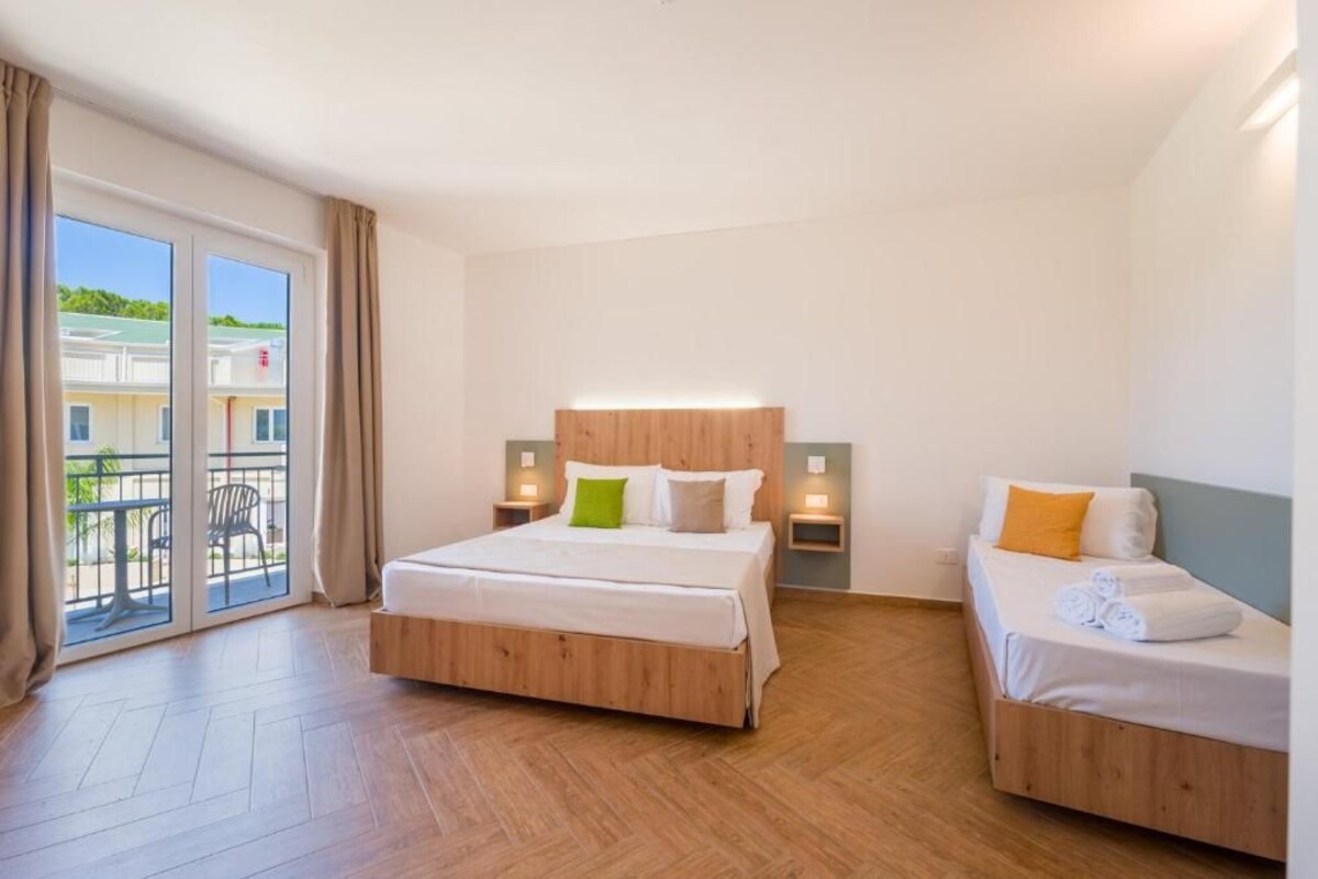 Classic Double Room, Garden View
