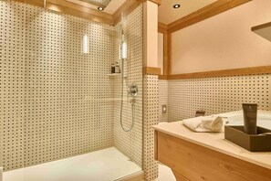 Ảnh chưa phân loại, 5 trong số 61 ảnh, nút