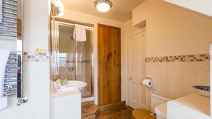 Bathroom - Lake Vyrnwy Hotel And Spa (Oswestry)
