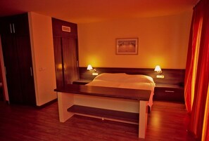 Unclassified image, 2 of 32, button - Aparthotel Kalma (Hévíz)