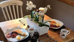 Dining - Owl Lodge (Wrexham)