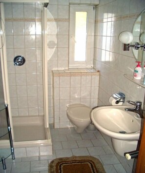 Bathroom - Holiday home in Stützerbach with Wi-Fi (Stützerbach)